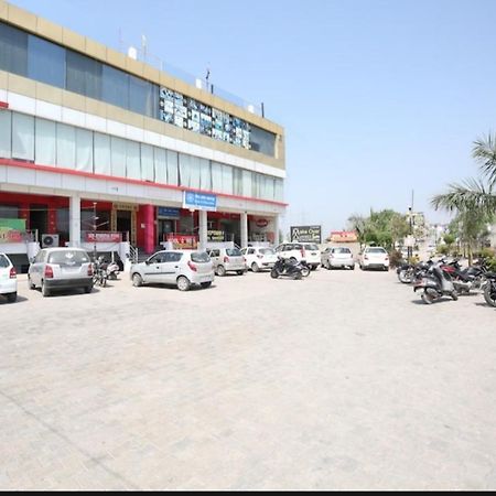 Hotel Shivjot Kharar Exterior photo